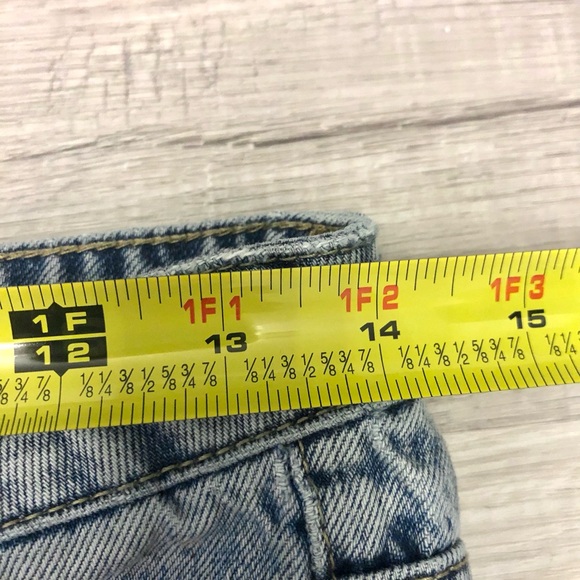 Vervet Casual Distressed Jeans - Picture 4 of 6